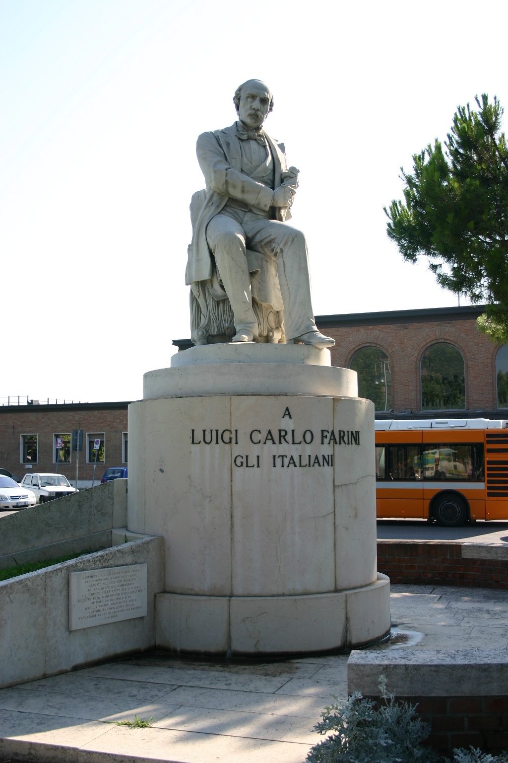 Luigi Carlo Farini's monument, Ravenna, Italy - 02.JPG